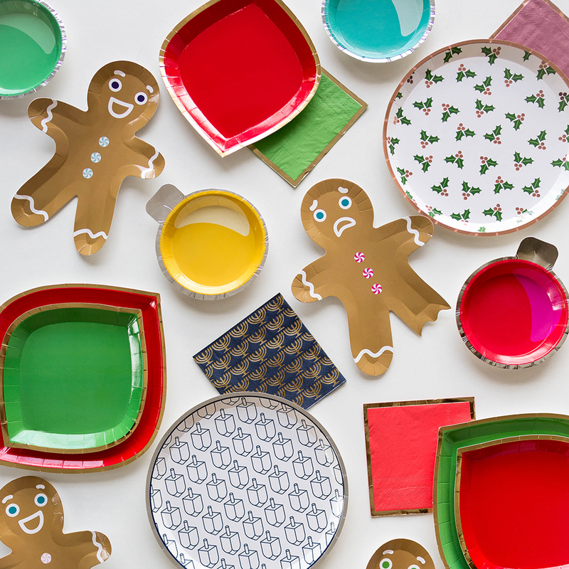 Holly Print Dinner Plates, Set of 8 | Paperless Post Party Shop Holly Print Dinner Plates, Set of 8 | Paperless Post Party Shop
