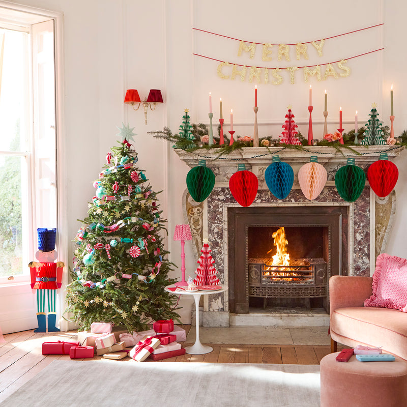 Glitter Scallop Merry Christmas Garland