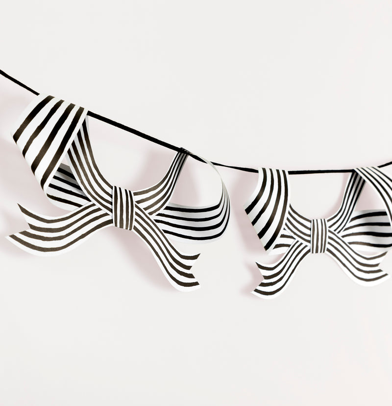 Black & White Stripy Bow Garland