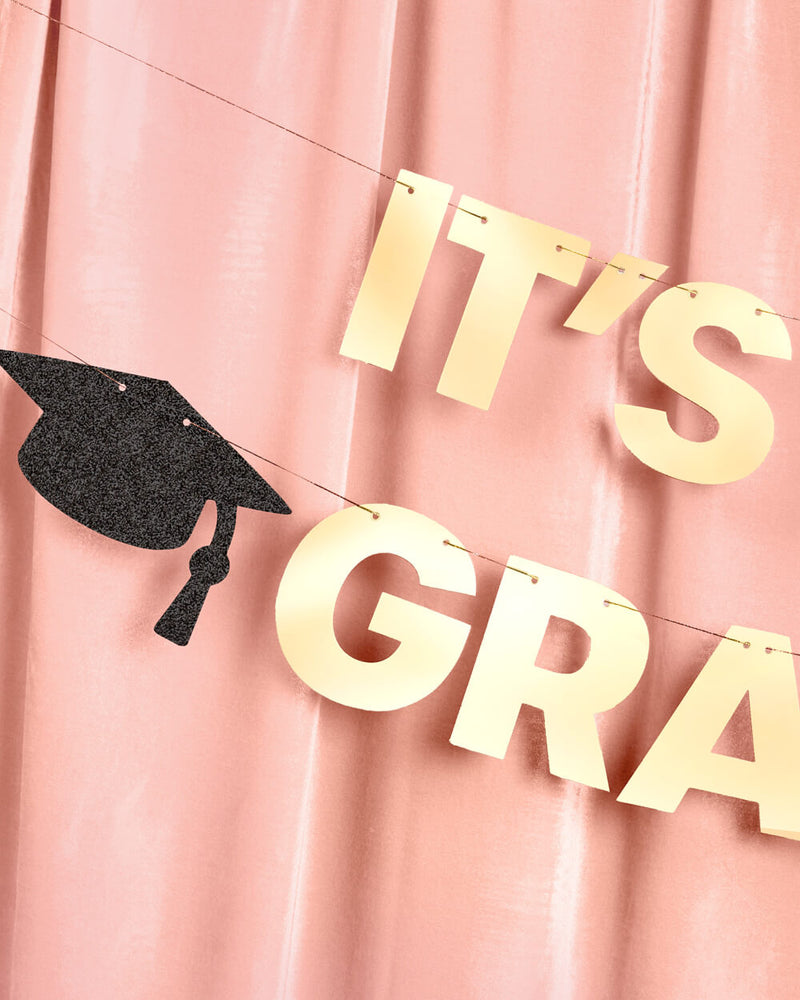It's Giving Graduated Banner