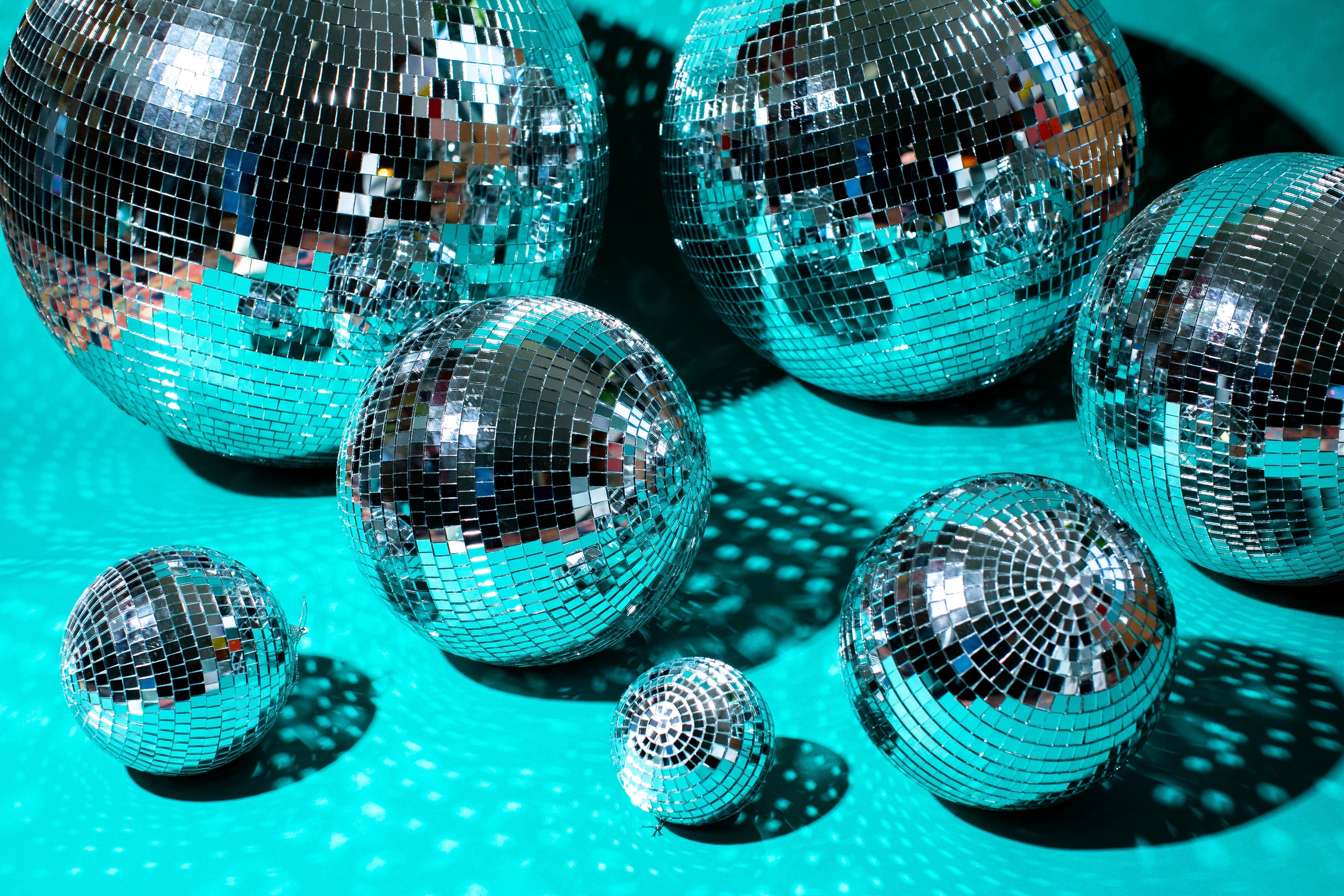 Mirror Disco Ball Balloons – ThePrettyPartyBoxx