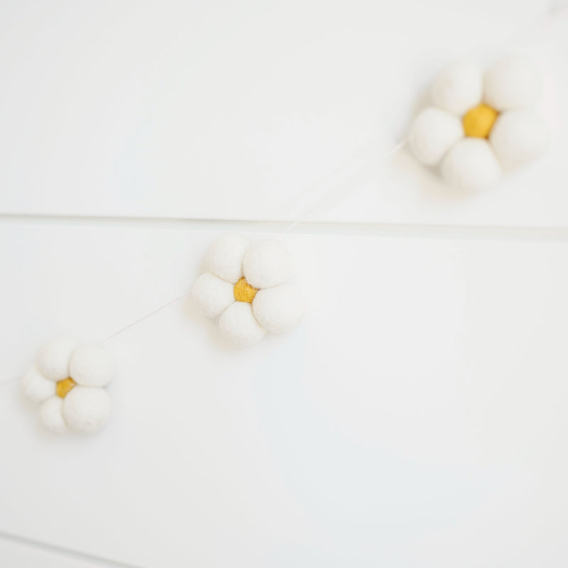 Daisy Chain -- Woolie Ball Garland